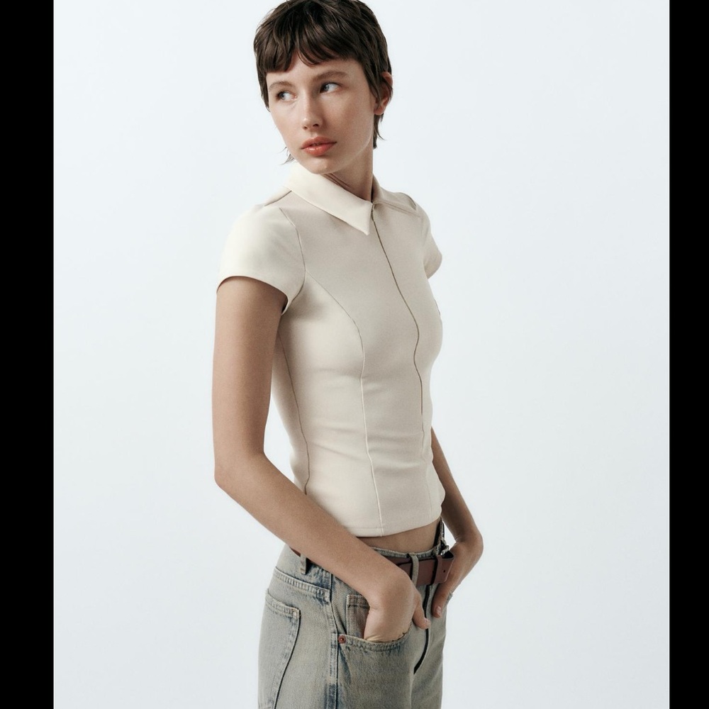 STRETCHY POLO COLLAR TOP